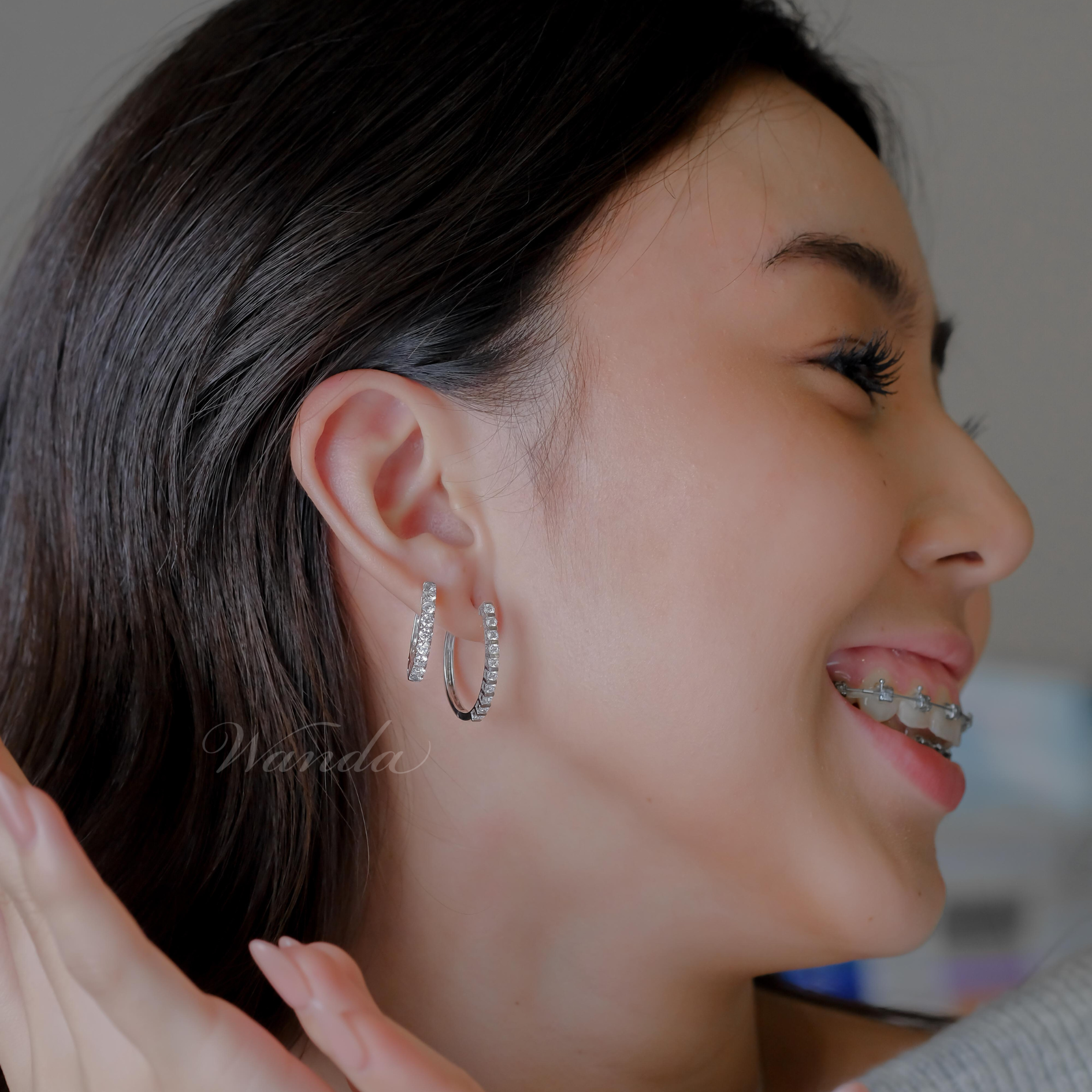 Anting Bulat Besar: Aksesori yang Bikin Kamu Makin Percaya Diri!