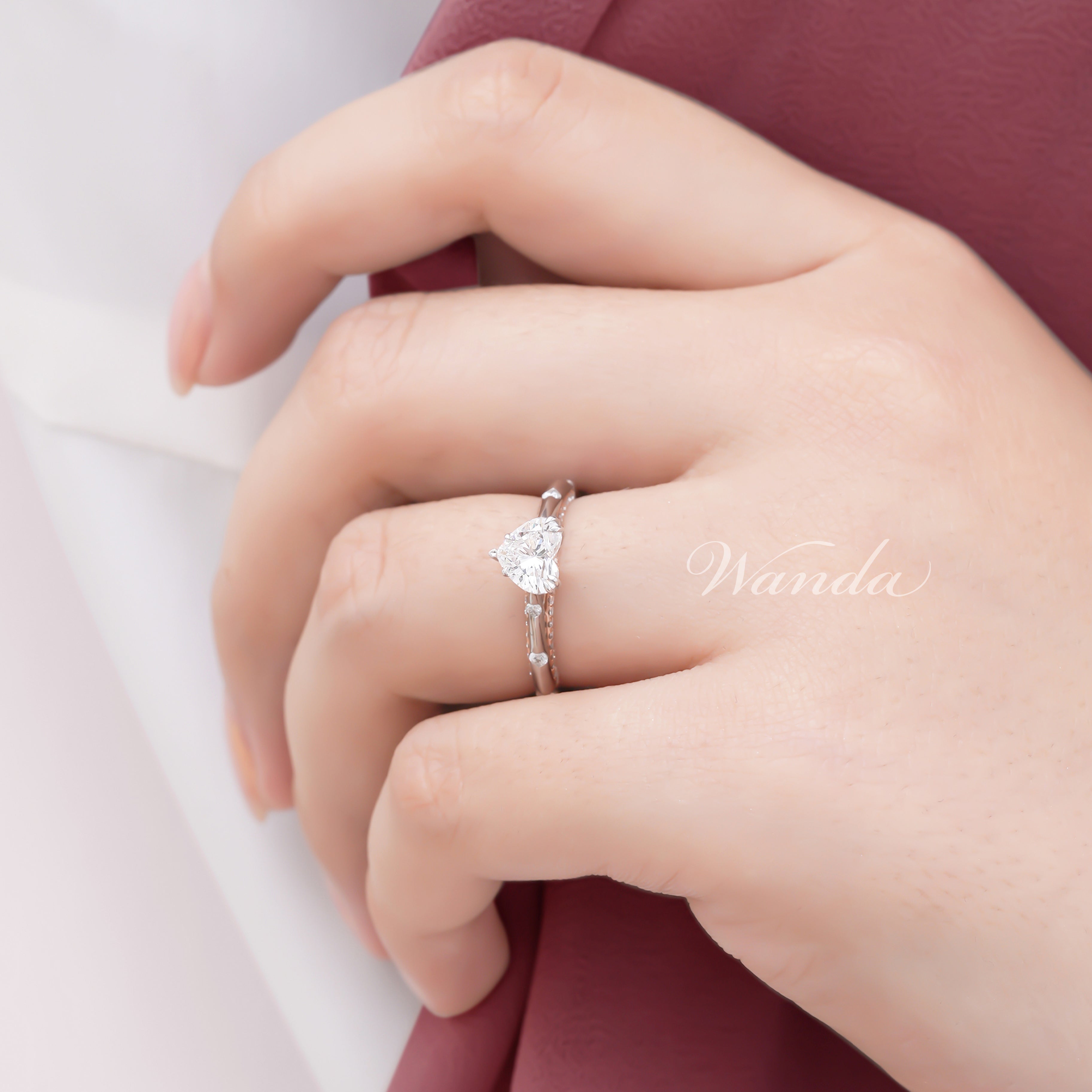 Makna Mendalam di Balik Cincin Jari Manis Kiri Wanita