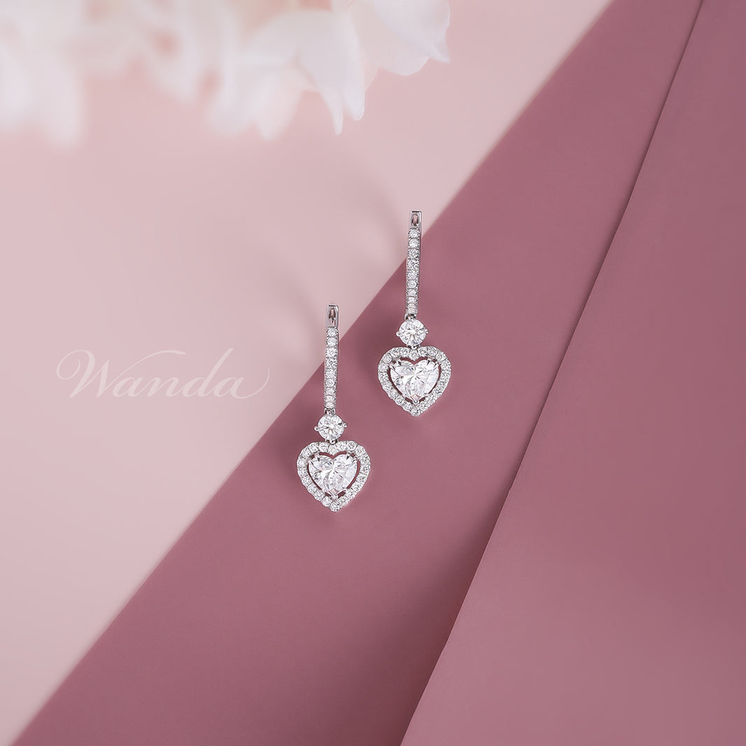 Anting Emas Putih: Statement Piece yang Wajib Kamu Miliki