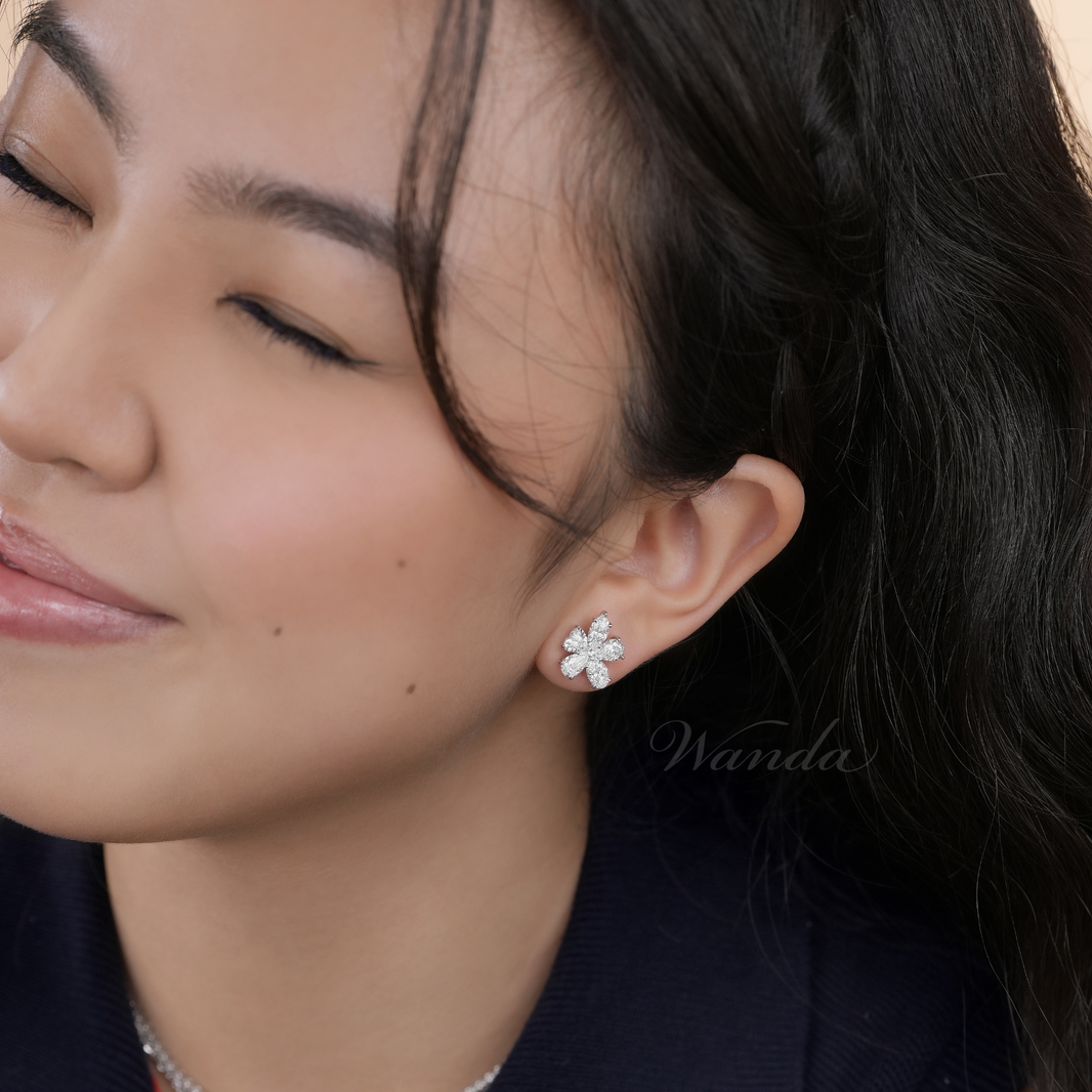 Anting Wanita: Jenis, Sejarah, dan Tips Memilih yang Tepat