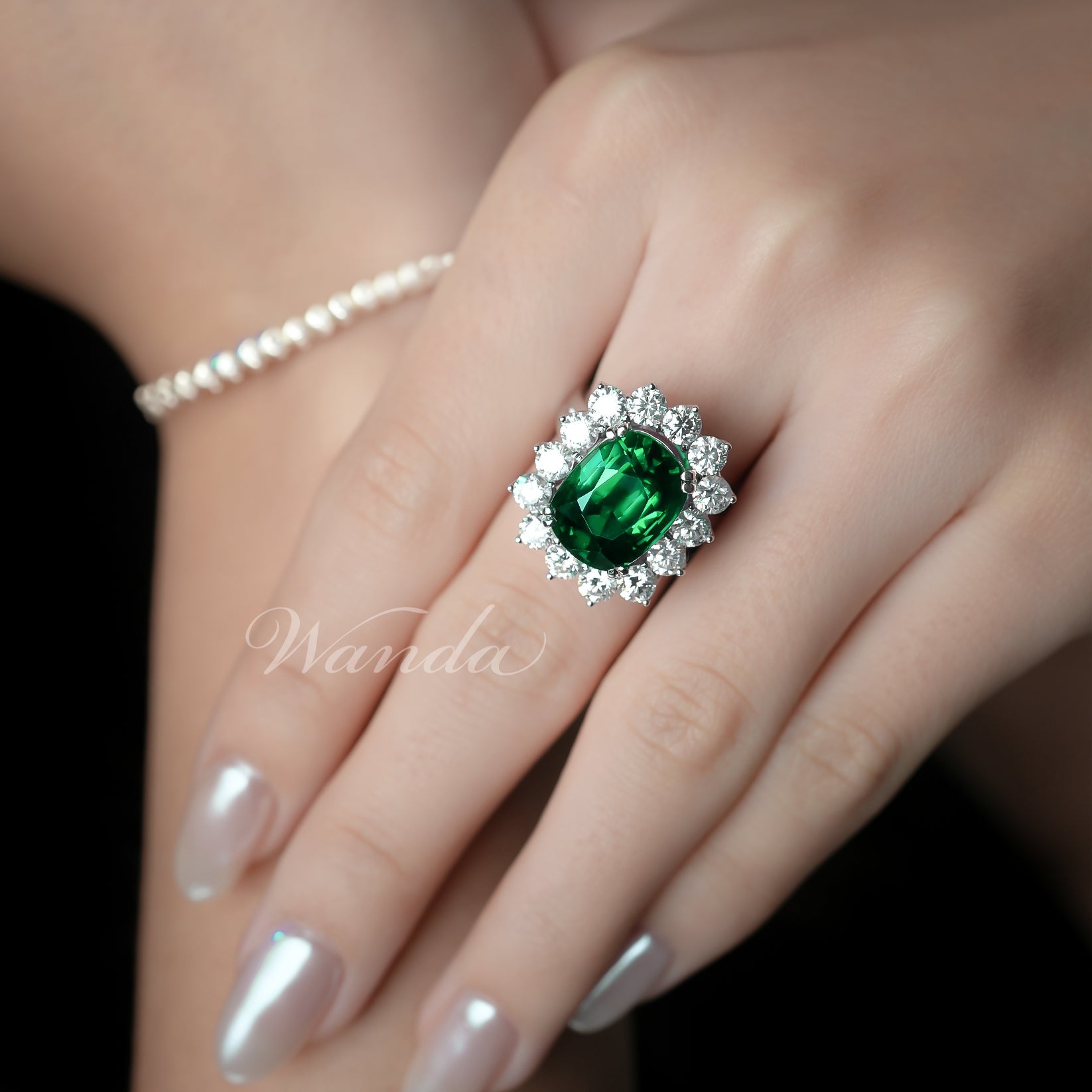 Emerald, Ruby, dan Sapphire: Perbandingan Batu Permata yang Memukau
