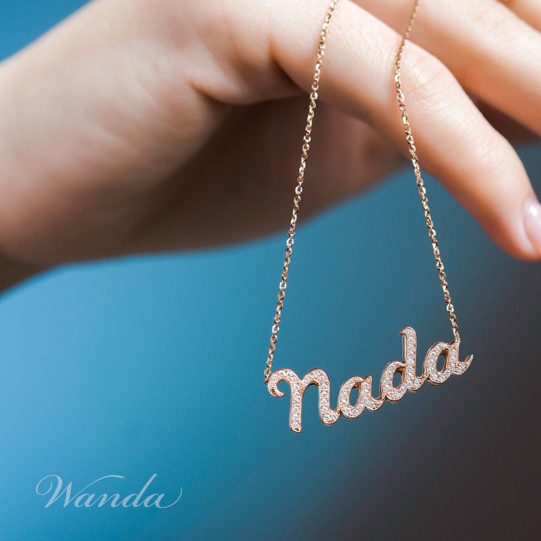 Kalung Emas Huruf: Personalisasi Mewah dengan Berlian D Color