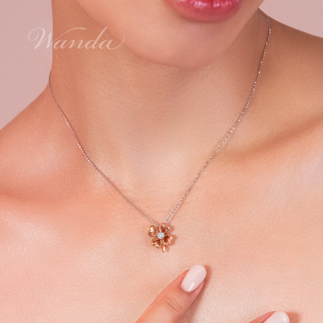 More is More! Biar Leher Kamu Gak Sepi dengan Trik Stacking Kalung