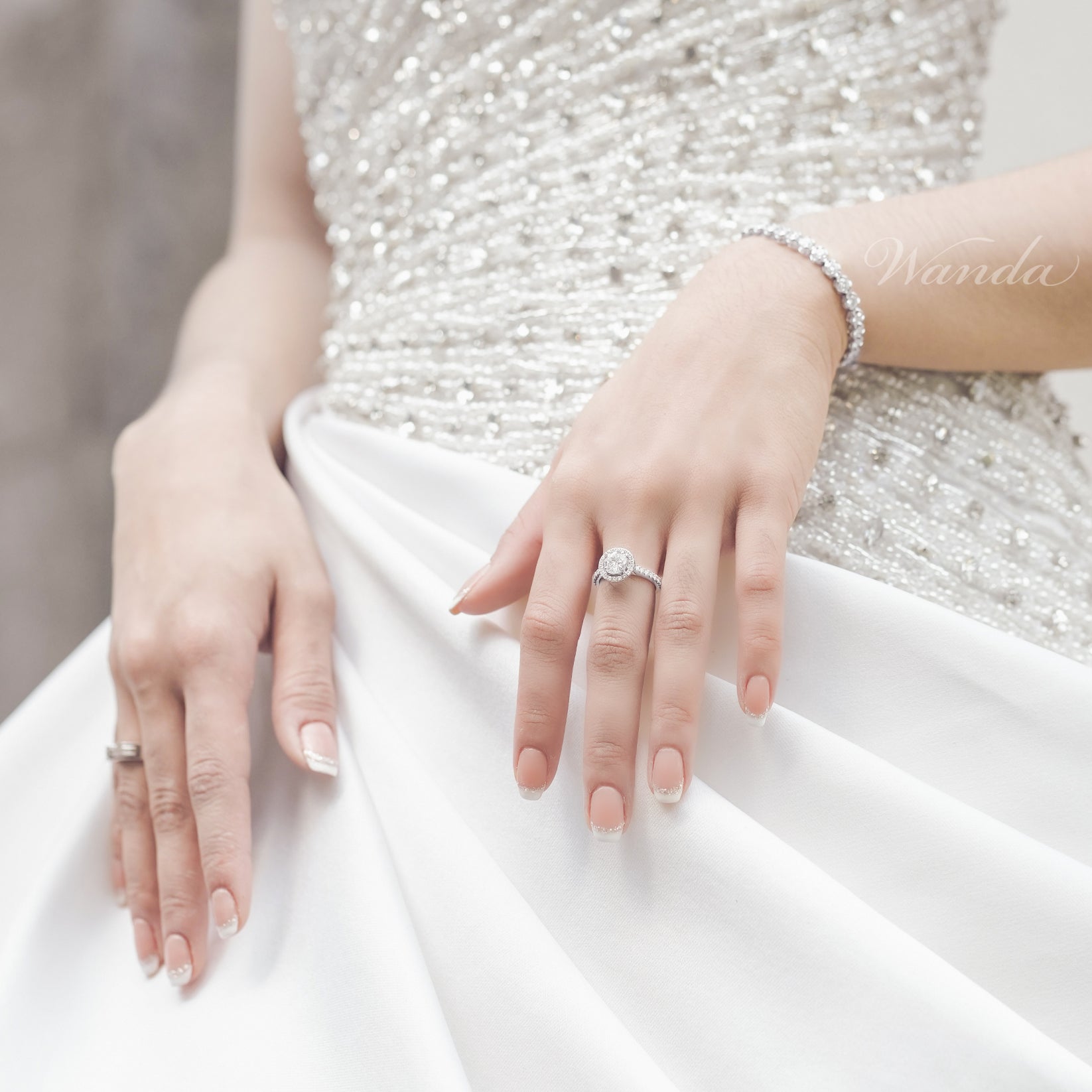 10 Rekomendasi Cincin Tunangan Berlian Mewah untuk Momen Spesial